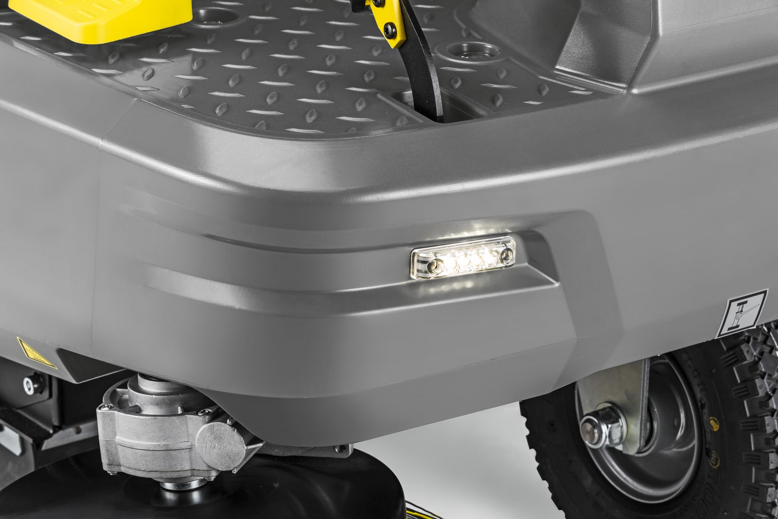 Xe quét hút rác công nghiệp ngồi lái KM 85/50 R Bp